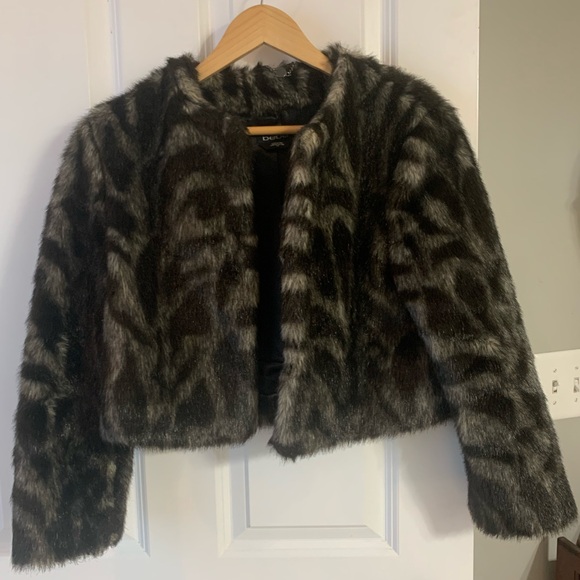 BEBE Faux Fur Leopard Print Short Cocktail Jacket - Picture 3 of 10